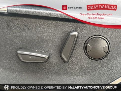 Used 2022 Ford F150 Lariat w/ Trailer Tow Package image 9