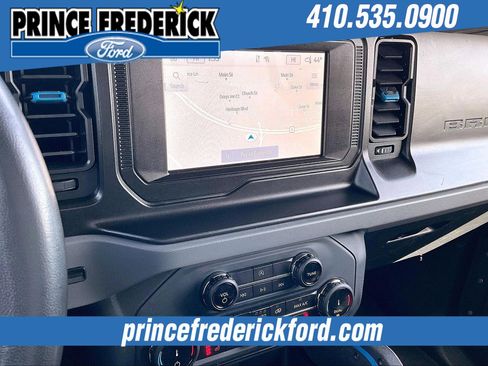 Used 2022 Ford Bronco Black Diamond image 6