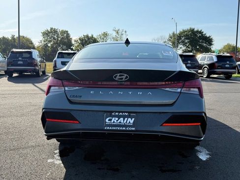 Used 2025 Hyundai Elantra SEL FWD image 6