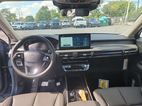 New 2026 Lincoln Corsair Premiere image 13