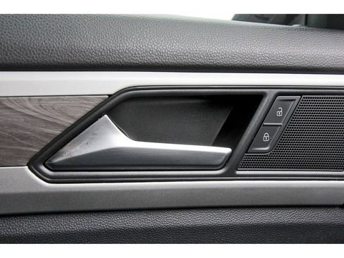 Used 2023 Volkswagen Atlas Cross Sport SE w/ Panoramic Sunroof Package FWD image 23