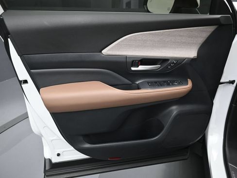 Certified 2026 Toyota Grand Highlander AWD image 11