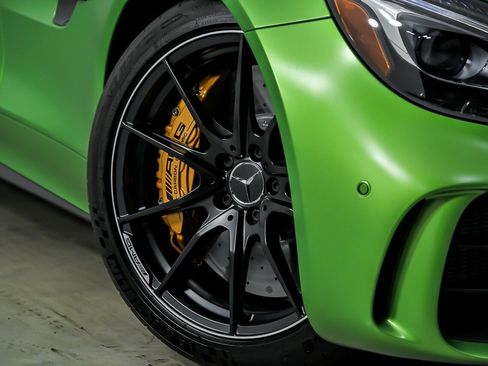 Used 2018 Mercedes-Benz AMG GT R image 4
