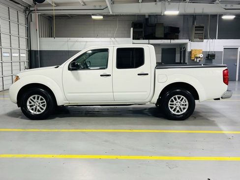Used 2019 Nissan Frontier SV image 14