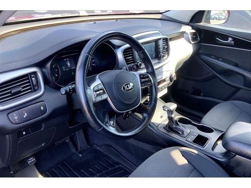 Used 2020 Kia Sorento LX w/ LX I4 Convenience Package AWD/4WD image 16