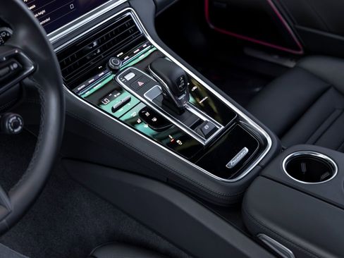 Certified 2022 Porsche Panamera 4S AWD/4WD image 42