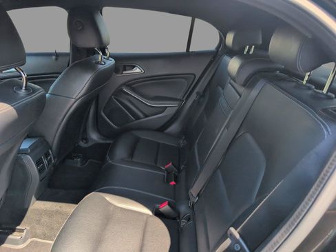 Used 2020 Mercedes-Benz GLA 250 4MATIC image 36