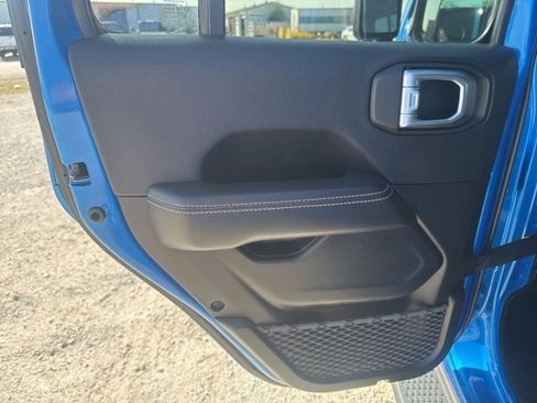 Used 2023 Jeep Wrangler Unlimited Sahara w/ Cold Weather Group image 26