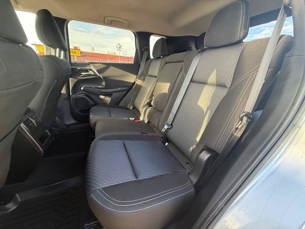 Used 2024 Mitsubishi Outlander ES FWD image 13