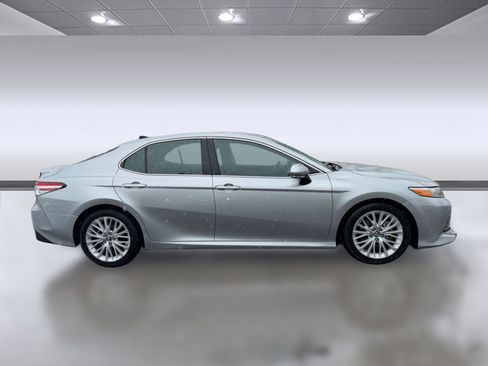 Used 2018 Toyota Camry XLE w/ Audio Package FWD image 8