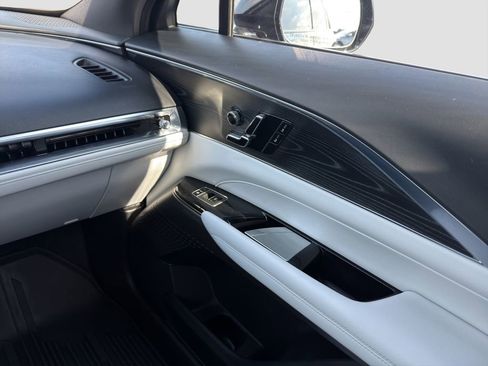 Used 2024 Cadillac Lyriq Sport image 17