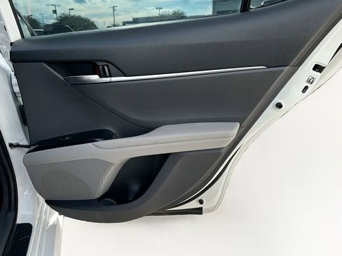 Used 2019 Toyota Camry LE image 27