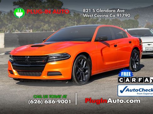 Used 2021 Dodge Charger SXT w/ Blacktop Package image 1