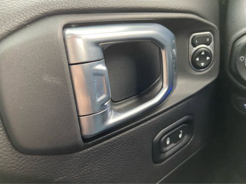 Used 2023 Jeep Wrangler Sahara w/ Cold Weather Group AWD/4WD image 35