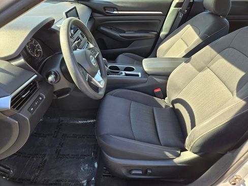 Used 2022 Nissan Altima 2.5 SV FWD image 9