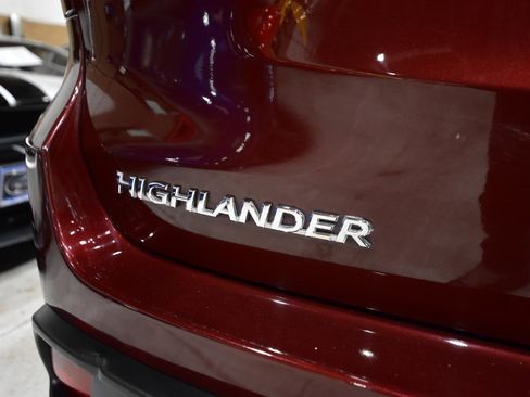Used 2019 Toyota Highlander XLE AWD/4WD image 6