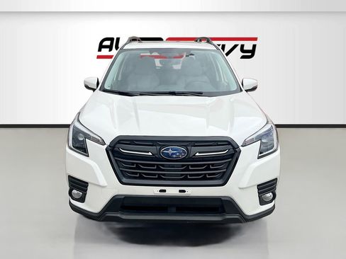 Used 2023 Subaru Forester Limited AWD/4WD image 2