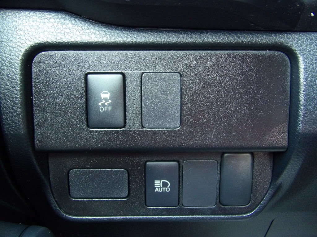 Used 2020 Toyota Tacoma SR RWD image 19