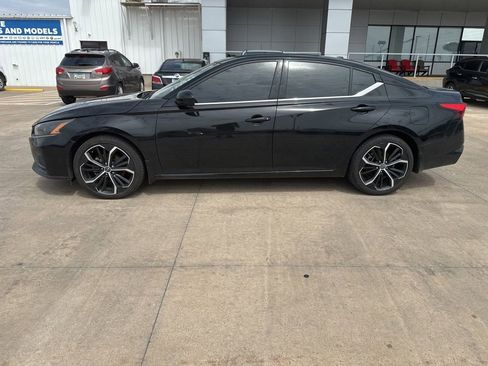 Used 2024 Nissan Altima 2.5 SR FWD image 28
