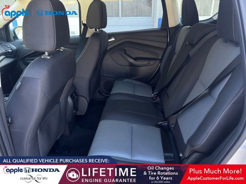 Used 2017 Ford Escape SE w/ Equipment Group 201A image 6