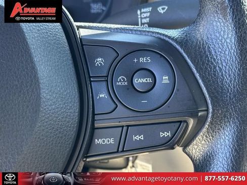 Used 2023 Toyota Corolla Cross L AWD/4WD image 24