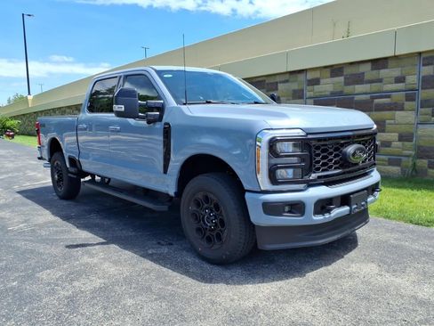 New 2026 Ford F250 Lariat w/ Black Appearance Package AWD/4WD image 2