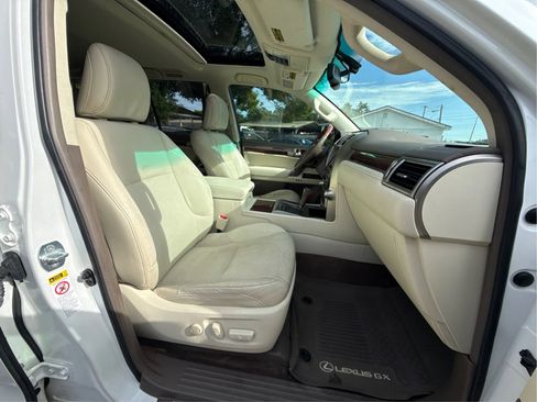Used 2010 Lexus GX 460 w/ Comfort Plus Pkg AWD/4WD image 24