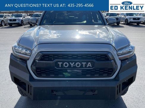 Used 2019 Toyota Tacoma TRD Off-Road image 22
