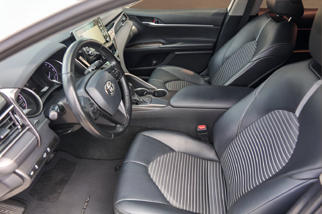 Used 2021 Toyota Camry SE FWD image 9