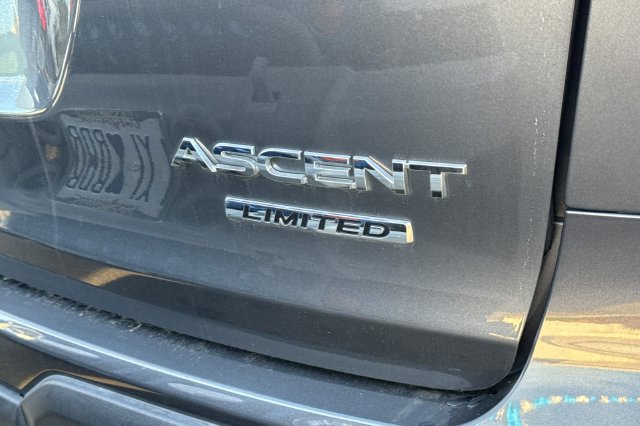 Used 2023 Subaru Ascent Limited w/ Technology Package AWD/4WD image 6
