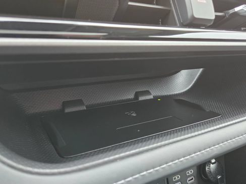 Used 2024 Toyota Highlander XLE AWD/4WD image 26