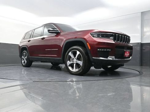 Used 2025 Jeep Grand Cherokee L Limited AWD/4WD image 32