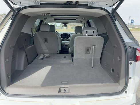 Used 2021 Chevrolet Traverse Premier AWD/4WD image 13