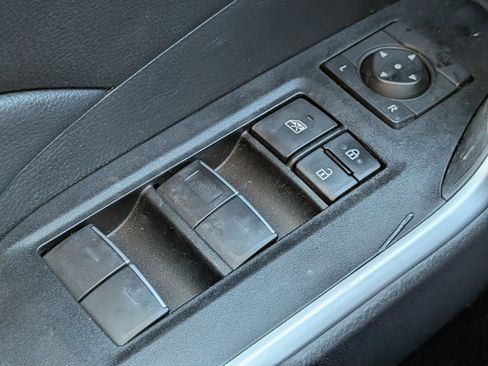 Used 2023 Toyota RAV4 XLE Premium image 22