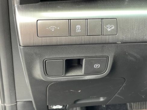 Used 2025 Hyundai Kona SEL AWD/4WD image 15