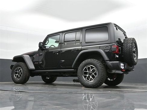 Used 2024 Jeep Wrangler Unlimited Rubicon w/ Technology Group image 36