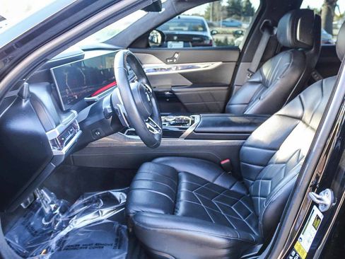Used 2023 BMW 760i xDrive w/ Luxury Rear Seating Package image 17