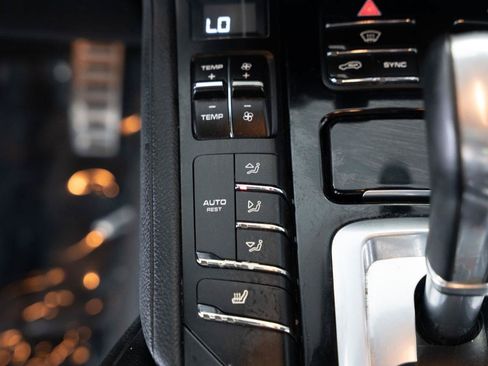 Used 2014 Porsche Cayenne S AWD/4WD image 21