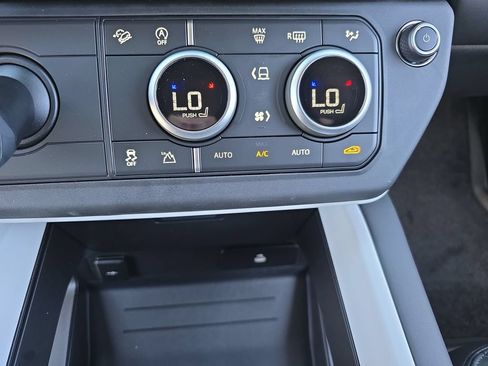 New 2026 Land Rover Defender 110 X-Dynamic SE AWD/4WD image 24