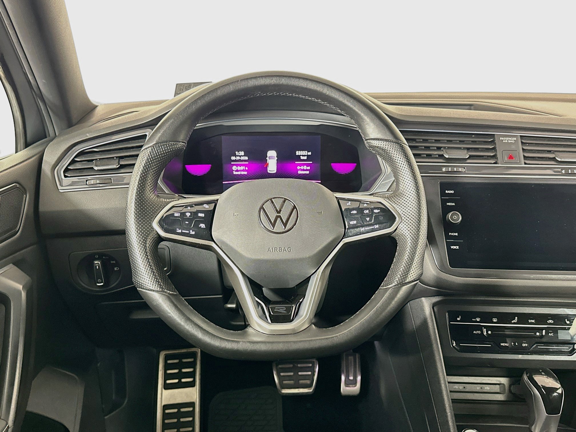Used 2023 Volkswagen Tiguan SE R-Line FWD image 17