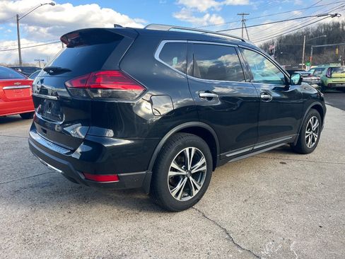 Used 2017 Nissan Rogue SL w/ SL Premium Package image 4