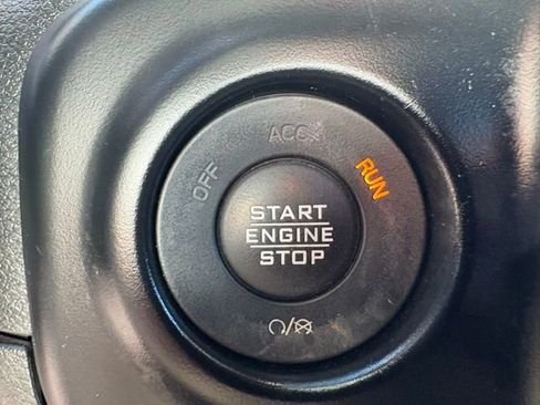 Used 2021 Jeep Wrangler Unlimited Sahara image 34