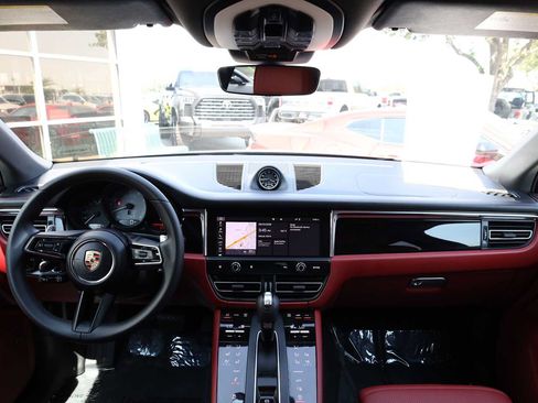 Used 2025 Porsche Macan S AWD/4WD image 13