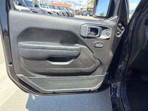 Used 2025 Jeep Wrangler Unlimited Sport AWD/4WD image 15