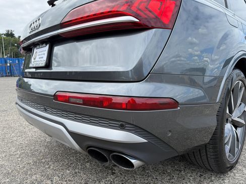 Used 2022 Audi SQ7 Prestige w/ Prestige Package image 9