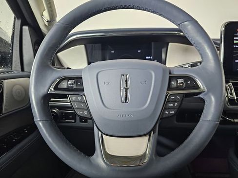 Used 2020 Lincoln Navigator Black Label w/ Cargo Convenience Package image 30