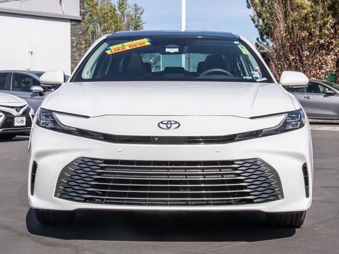 Used 2025 Toyota Camry XLE w/ Premium Plus Package image 2