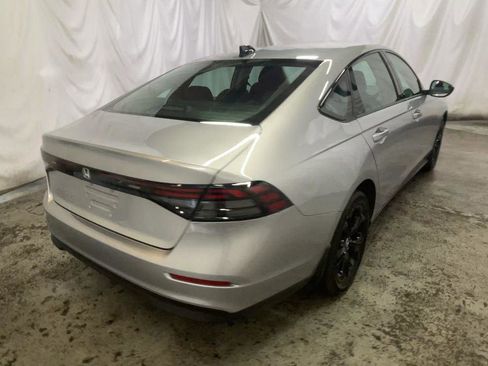 Certified 2025 Honda Accord SE image 8