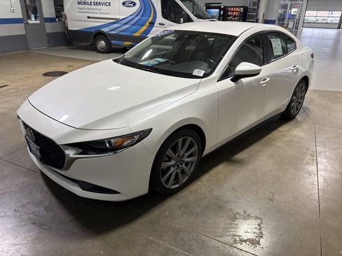 Used 2021 MAZDA MAZDA3 s image 4