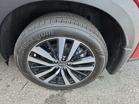 Used 2025 Nissan Pathfinder Platinum image 39